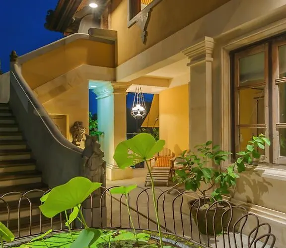 Maruti Lane Villa